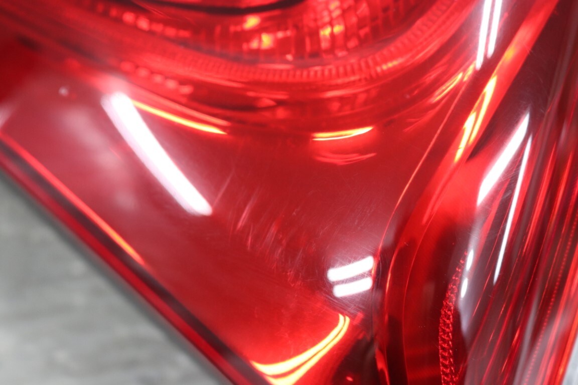  Volvo V40 T4 правый H (MB4164T) оригинальный задний фонарь левый и правый в комплекте задние фонари повреждение нет гарантия работы Volvo p058782