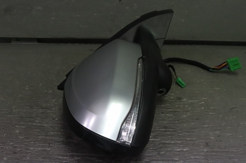 ボルボ V60 前期 (FB4164T) 純正 右 ドアミラー ウィンカー 電格 14P＋2P 銀 シルバー 3304-806 Volvo サイドミラー 右ミラー p043758_画像3