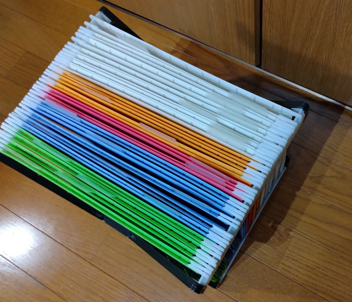 美品中古・未使用混在 LIHIT LAB.HANGING FOLDER ハンギングホルダーA4 29枚 スタンド 事務用品_画像4