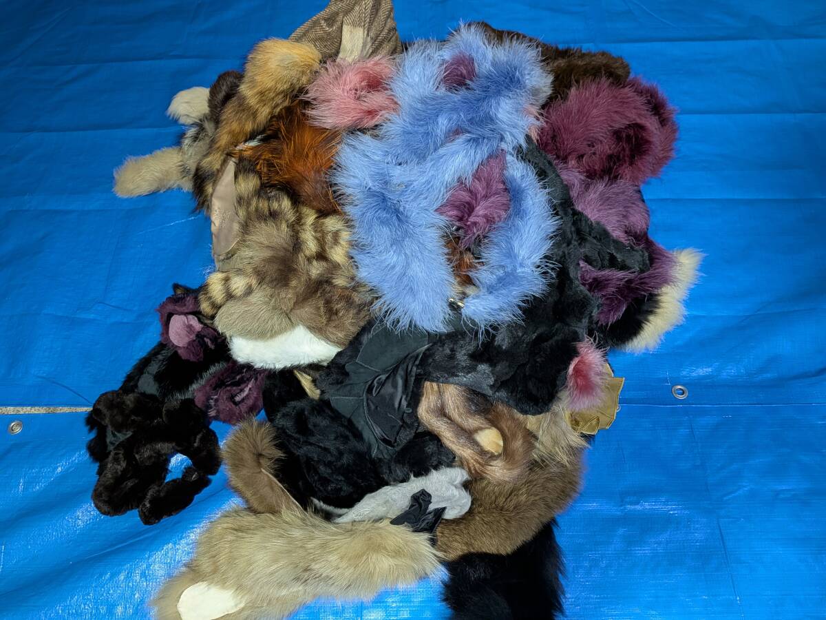 【No-2】■1円~売り切り■毛皮の卸売り■フリマ出品■リアルファー■マフラー・ショール(材料用含)等小物■複数点セット_画像1