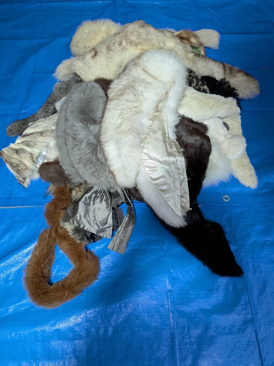 【No-8】■1円~売り切り■毛皮の卸売り■フリマ出品■リアルファー■マフラー・ショール(材料用含)等小物■複数点セット_画像1