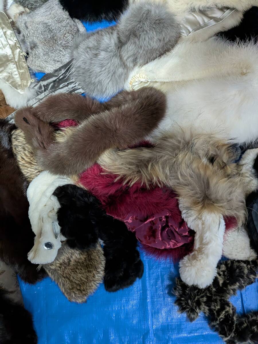 【No-8】■1円~売り切り■毛皮の卸売り■フリマ出品■リアルファー■マフラー・ショール(材料用含)等小物■複数点セット_画像4