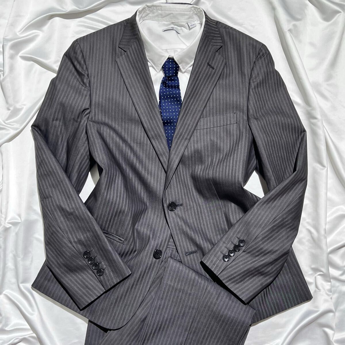 美品!!!! 希少L!!!! COMME CA ISM【品格のストライプ】コムサイズム スーツ セットアップ シングル 2B グレー ストライプ 総裏 ブルー B94_画像2