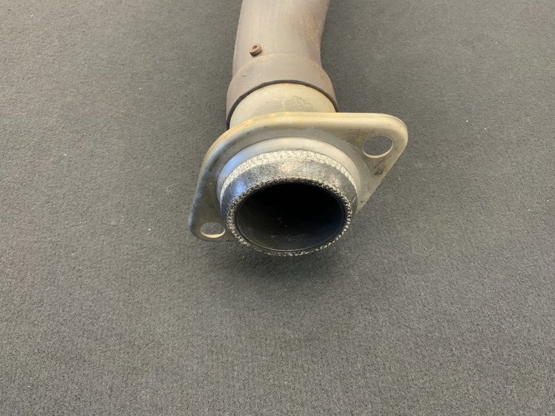 JE004 WK57A ジープ グランドチェロキー SRT8 右バンク 触媒 キャタライザー ★棚落ち無し ○ ★即決_画像2