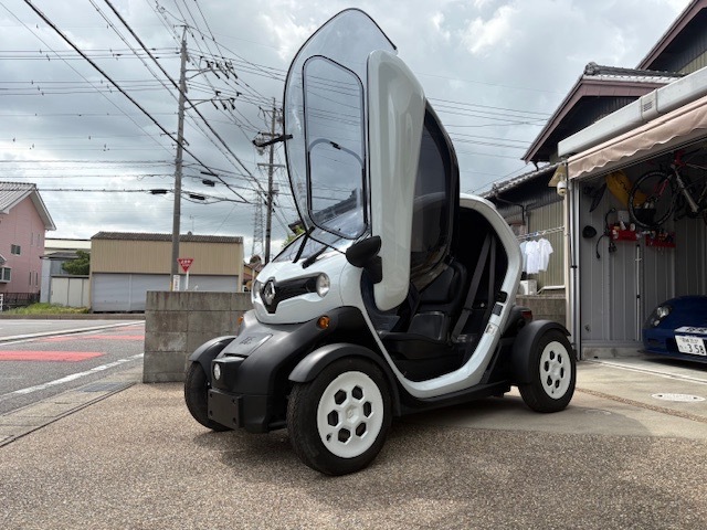 ほぼ新車の様な距離　614km！希少な電動モビリティRENAULT TWIZY ルノー トゥイージー　後期　訳あり　奇跡の距離_画像1