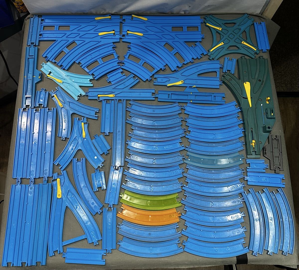 プラレール レール 線路 大量まとめ売り 直線 分岐 曲線 ポイントレール ストップレール など タカラトミー ⑦100_画像1