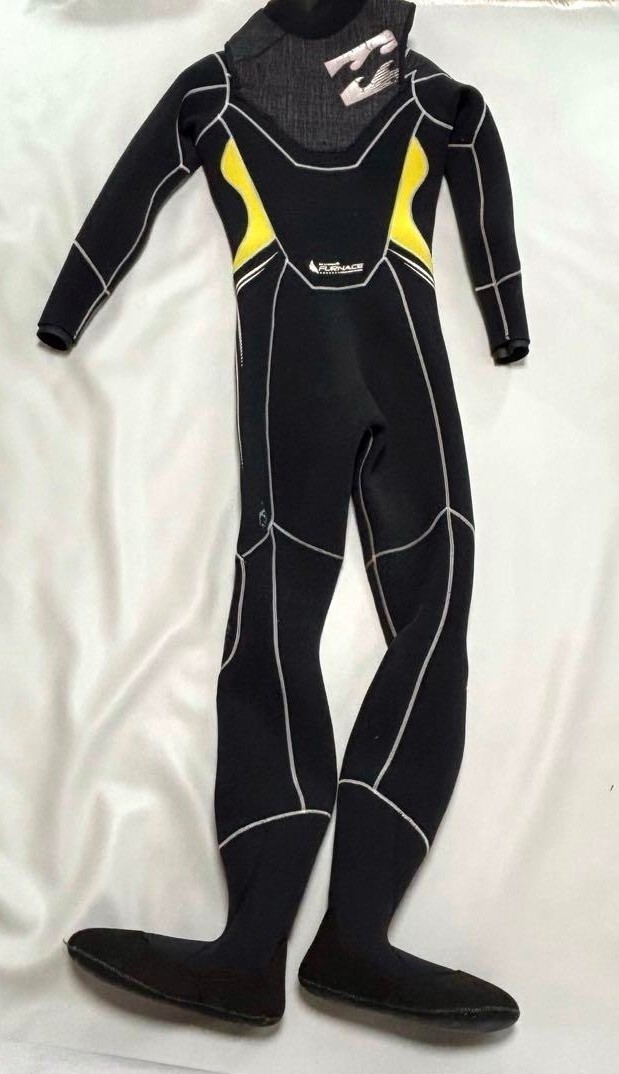 ★BILLABONG ビラボン ウェットスーツ ドライスーツ　V12　5ミリ3ミリ　MLサイズ★_画像2