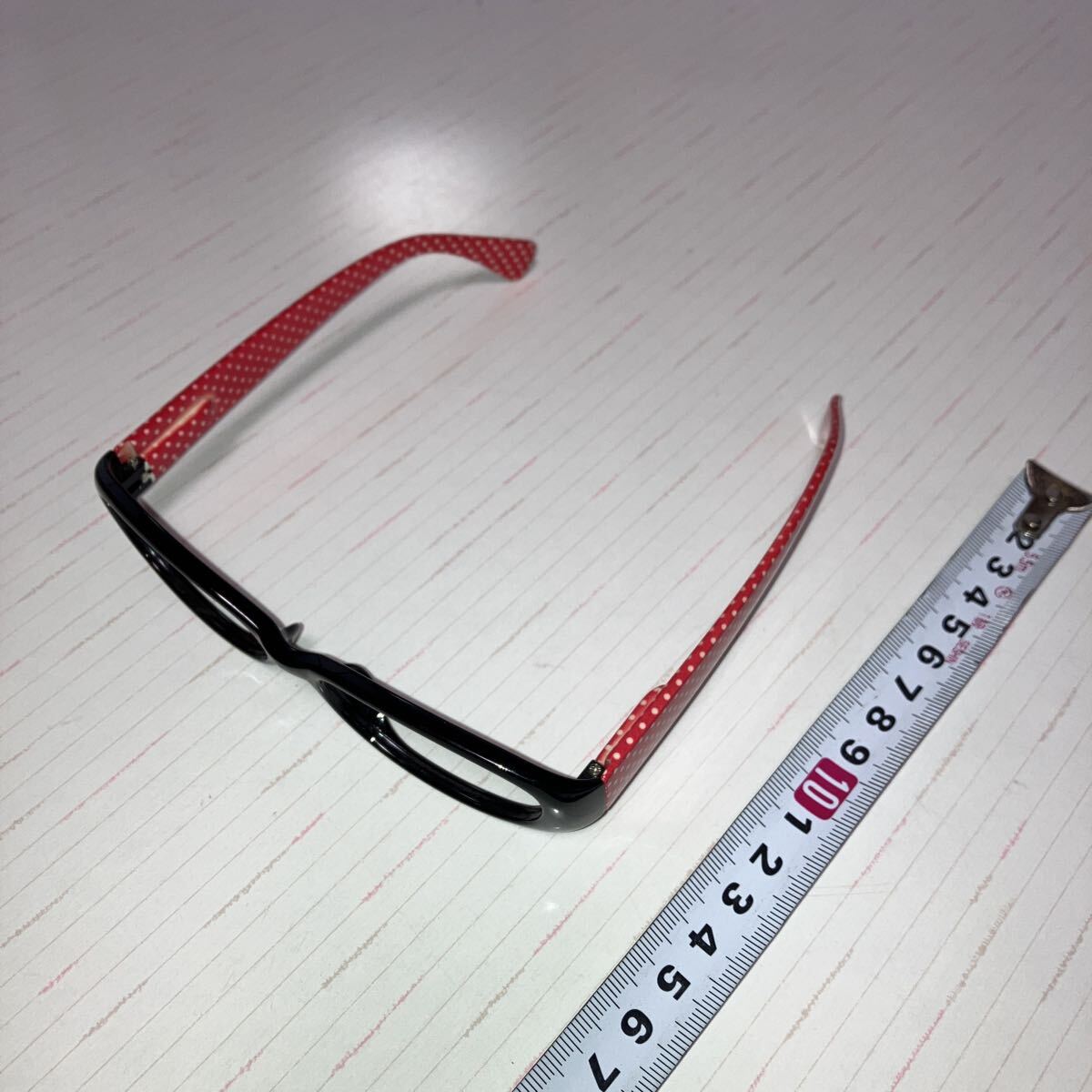 メガネ 伊達メガネ ※中古品 ※レンズ無し ホコリ キズ 汚れ 色褪せ 眼鏡 めがね だて 赤系 軽量 おしゃれ キュート ミニーちゃん柄_画像8
