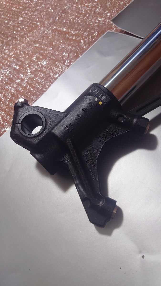 CRF1000L アフリカツイン フロントフォーク 右側 漏れなし SHOWA_画像3