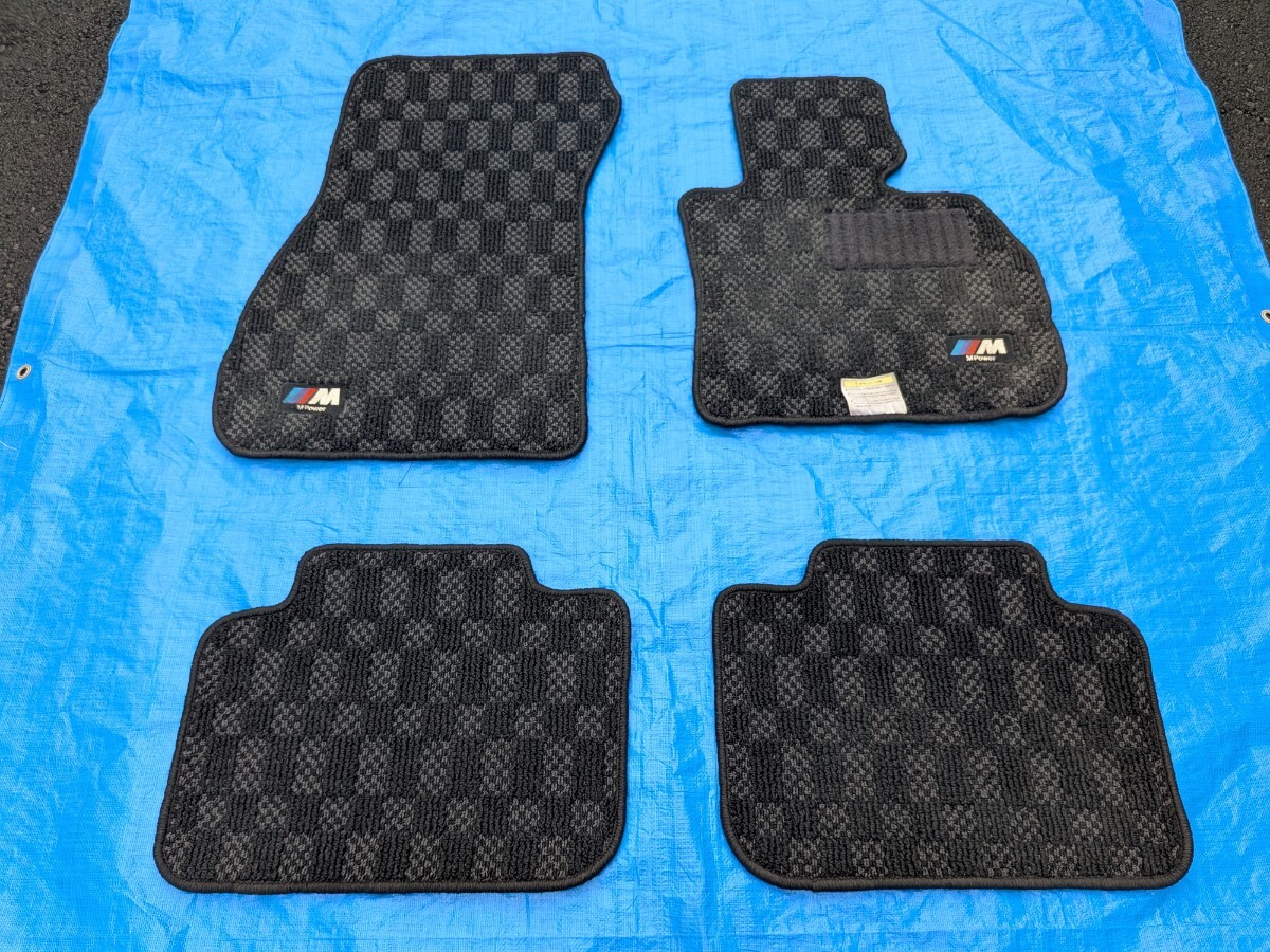  【良品】 BMW　純正OP　X2　F39系　Mスポーツ　フロアマット　YH15/YH20/YK20/YL20/YN20_画像1