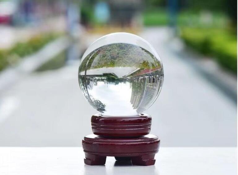 人気品水晶玉 無色透明 60mm クリスタルボール マジック 風水グッズ インテリア 小物 クリスタルガラス 装飾 置物_画像6