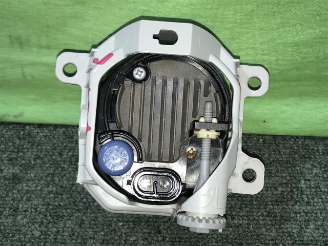  Tanto DBA-LA600S левая противотуманная фара KF-VET 1BS 114-11092