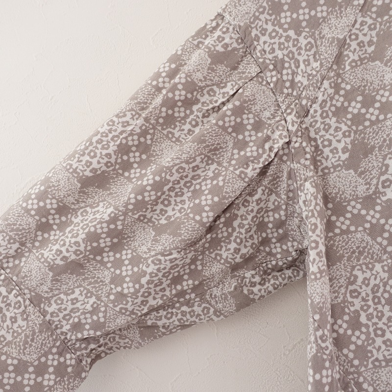 メルシーボークー mercibeaucoup *花チヨガミプルオーバー*総柄シャツ七分袖グレーベージュ×ホワイト(4-2510-15)【72J52】_画像3