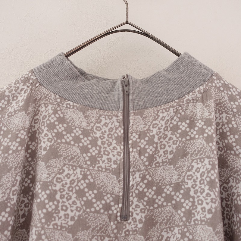 メルシーボークー mercibeaucoup *花チヨガミプルオーバー*総柄シャツ七分袖グレーベージュ×ホワイト(4-2510-15)【72J52】_画像6