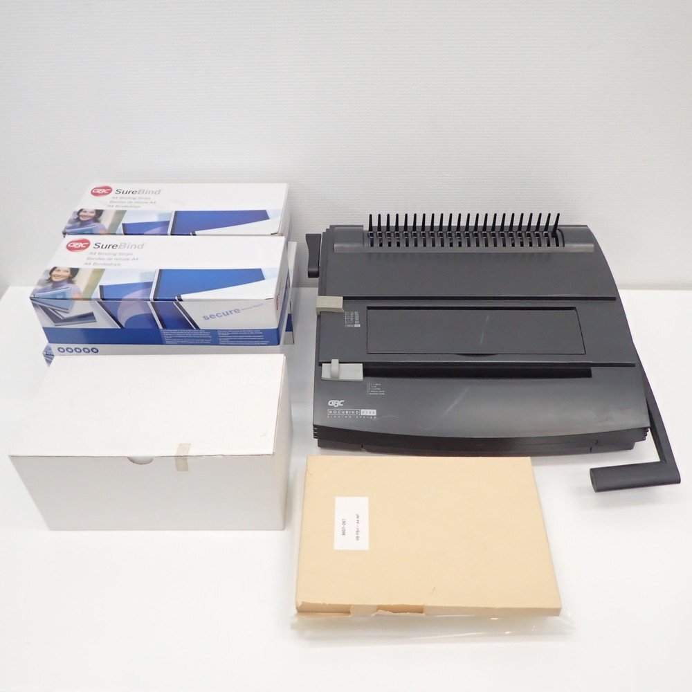 ※動作未確認※ アコ・ブランズ・ジャパン GBC 製本機 P200 A4 OA機器 綴じ具 シュアバインド用 クリアカバー付 KK18753 中古オフィス家具_画像1