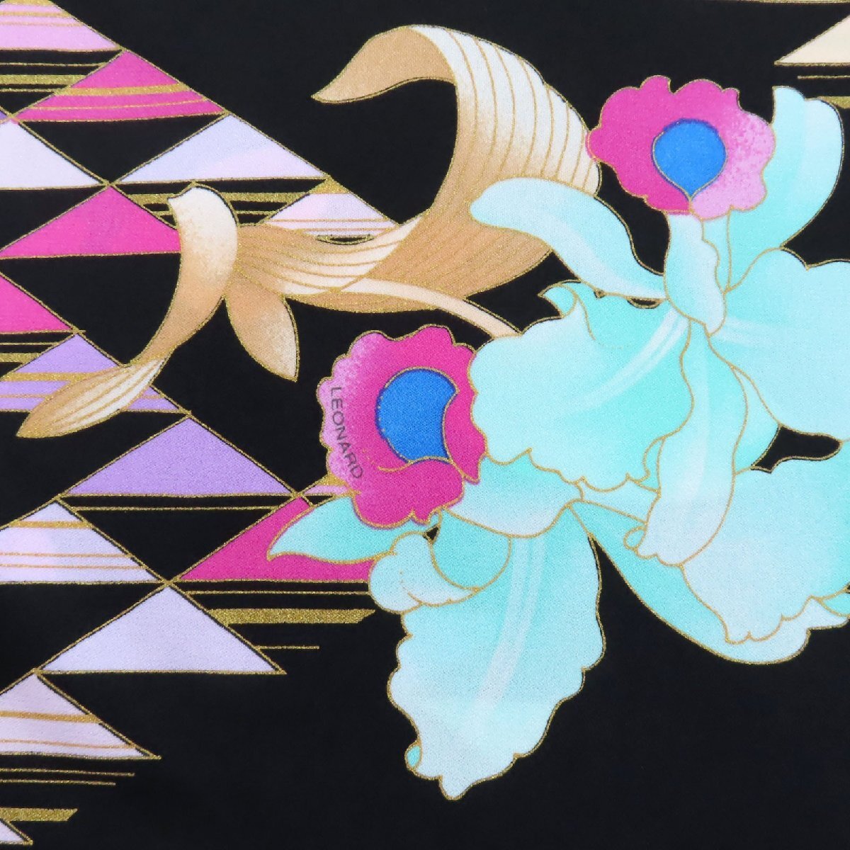 極美品◇LEONARD FASHION レオナール ファッション 花柄 Vネック ひざ丈 七分袖 ワンピース ブラック マルチ 2 日本製 正規品 レディース_画像5