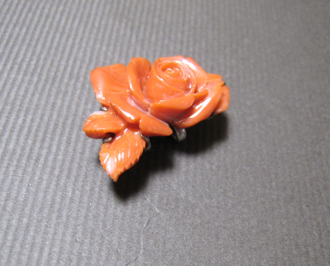 珊瑚　薔薇　彫刻　ミニ　3.5ｃｍ　帯留　アンティーク　着物　帯飾り　花　和装小物_画像2