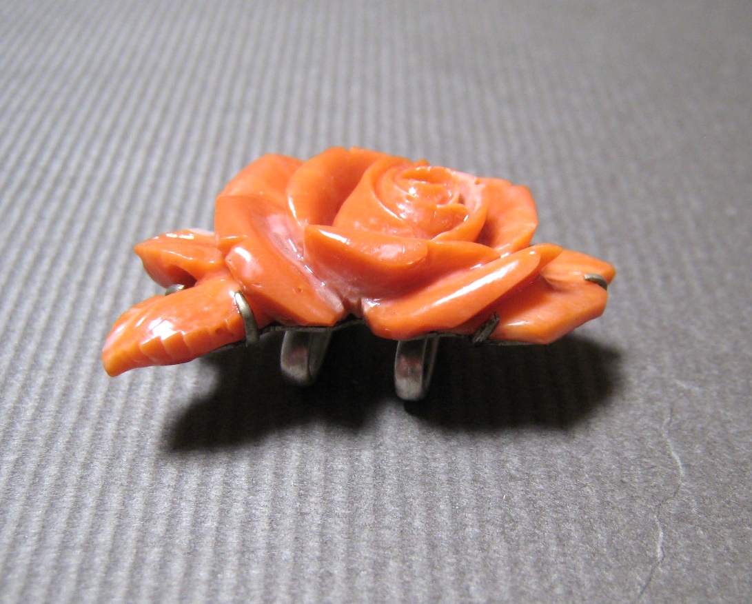 珊瑚　薔薇　彫刻　ミニ　3.5ｃｍ　帯留　アンティーク　着物　帯飾り　花　和装小物_画像3