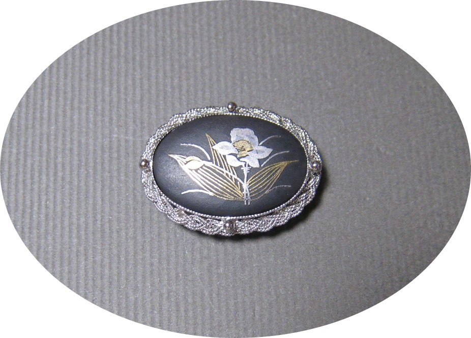 象嵌　花文　唐草　彫金縁　帯留　小ぶり　3.5ｃｍ　着物　帯飾り　和装小物_画像6