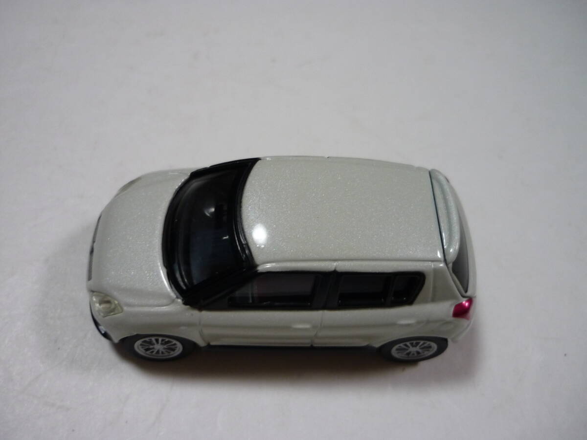 [管00]【送料無料】ミニカー 1/60 スズキ スイフトスポーツ(ホワイト) 2006「トミカ No.61」 タカラトミー ミニチュア_画像3