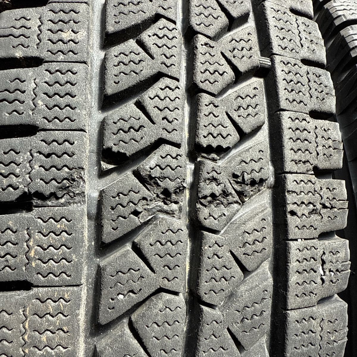 ブリヂストン BRIDGESTONE BLIZAKK W979 205/85R16 117/115L 4本　2020年製３本と2022年製１本_画像6