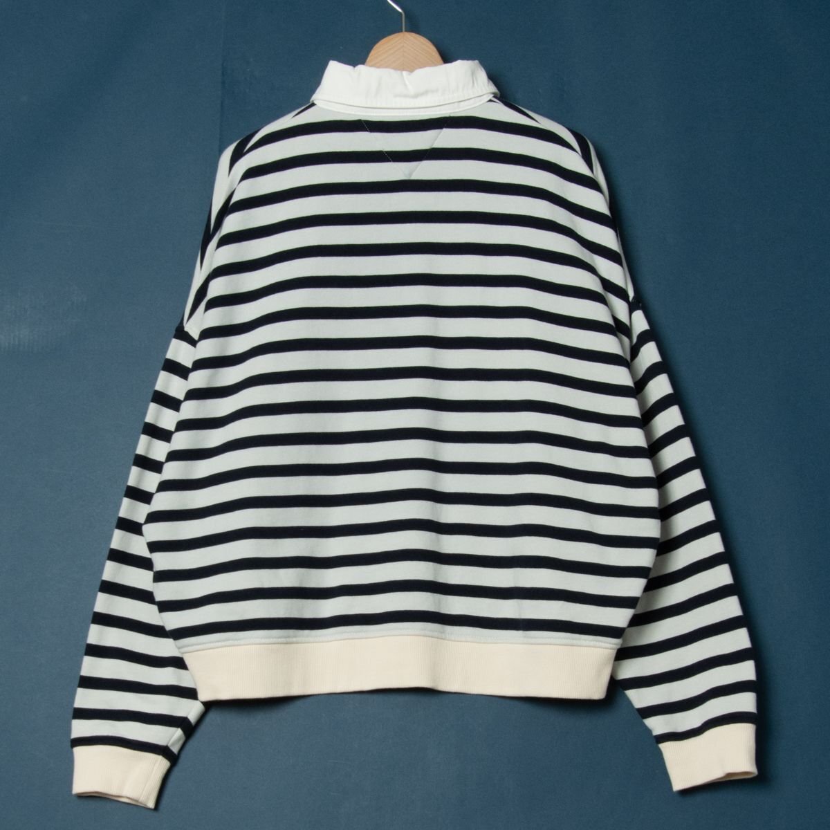 TOMMY HILFIGER トミーヒルフィガー オーバーサイズ ボーダー柄長袖カットソー ラグビーシャツ カジュアル 灰色/紺/オフ白 XS レディース_画像2