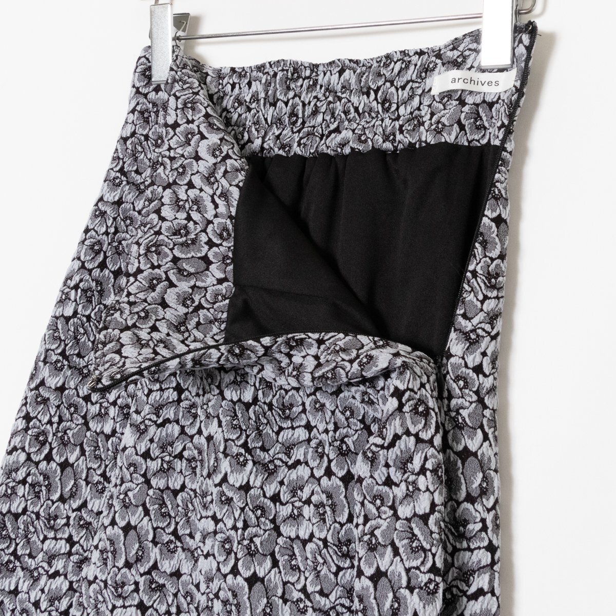 archives アルシーヴ 花柄スカート 05-0491 ポリエステル100% 綺麗め エレガント ブラック ウエスト後ろゴム スリット 裏地付 レディース_画像6