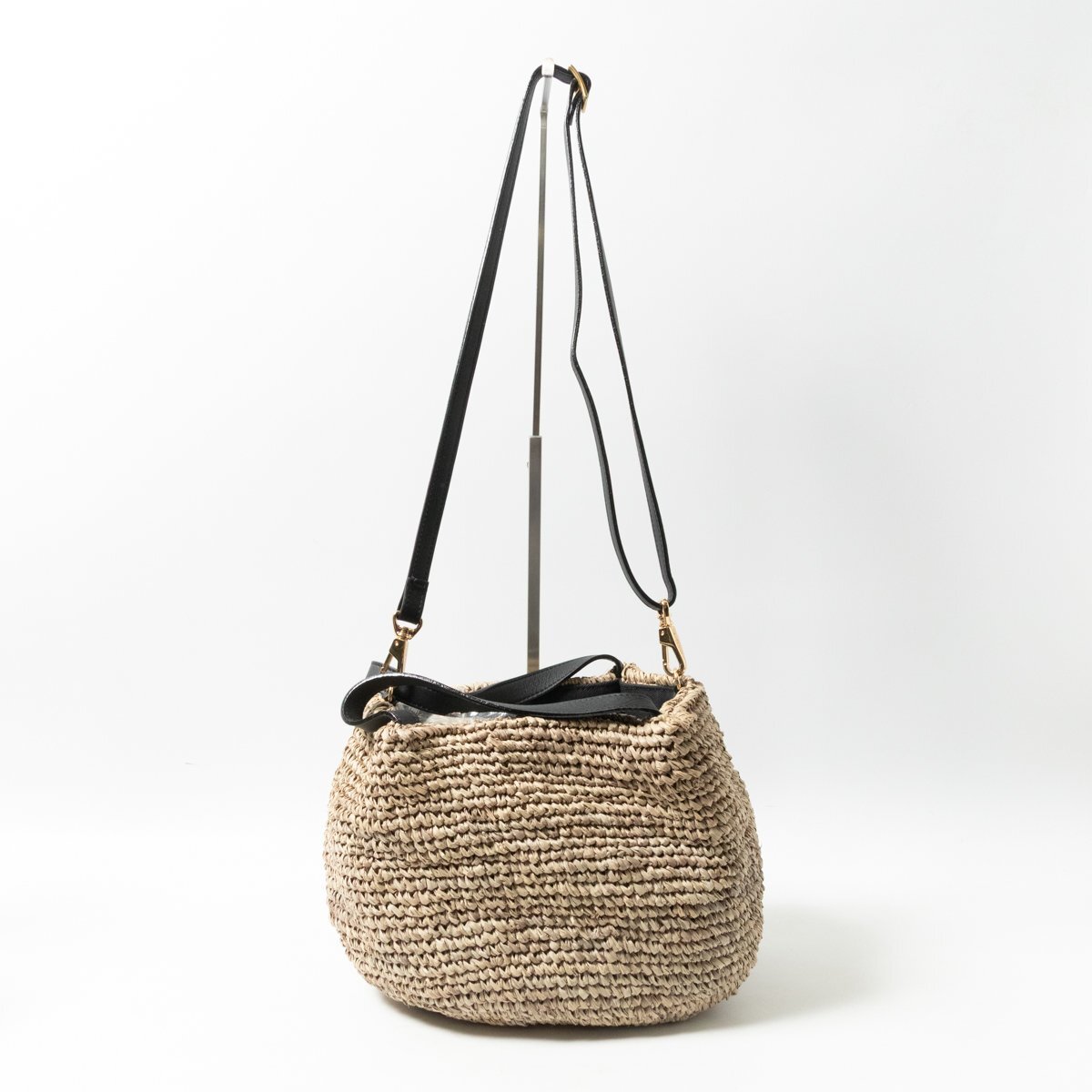 VIOLAd'ORO ヴィオラドーロ 2WAY ショルダーバッグ トートバッグ レザー ラフィア ブラック グレー レディース 斜めがけ 手さげ カジュアル_画像2