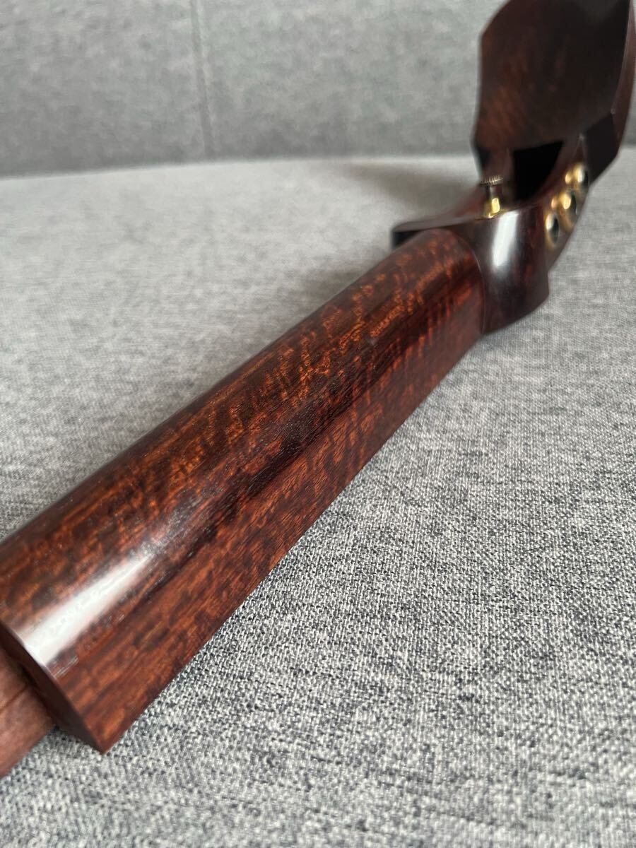 最高級 津軽三味線 金細K18 子持ち綾杉胴虎トチ巻棹_画像1