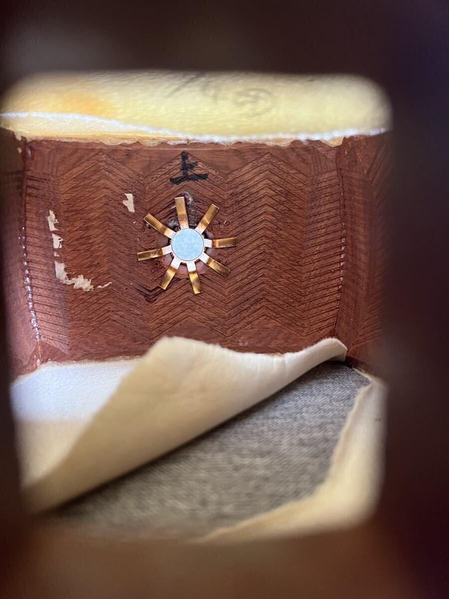 最高級 津軽三味線 金細K18 子持ち綾杉胴虎トチ巻棹_画像6