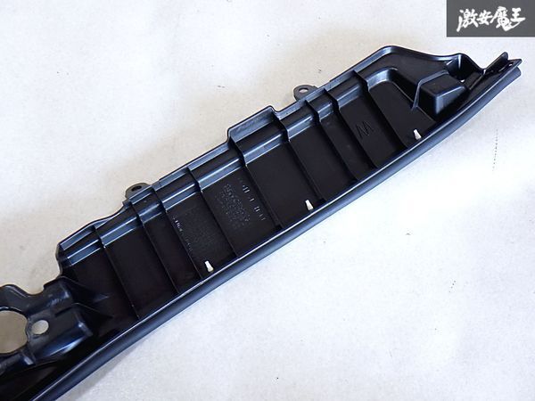 ★美品!!★ トヨタ 純正 200系 ハイエース ノーマル ボンネット アンダー カバー パネル 53039-26040 即納 棚T_画像7