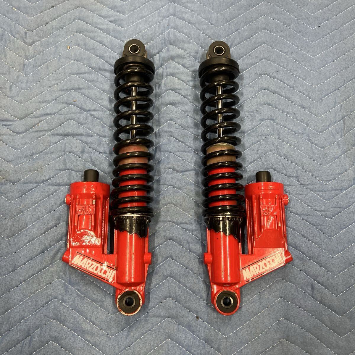 1円スタート 当時物 超希少 大人気 美品 マルゾッキ タンク有 リアショック サスペンション 345mm 横文字 GT380 GS400 Z400FX GSX400E _画像1