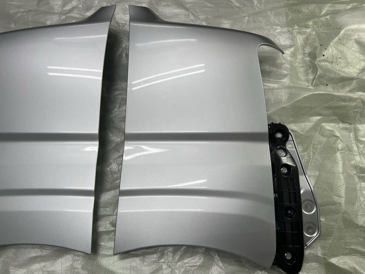 2510-53-02 新車外し S700V ハイゼットカーゴ 左右フロント フェンダー 52116-B5040 シルバー S28 純正 ダイハツ アトレー_画像2