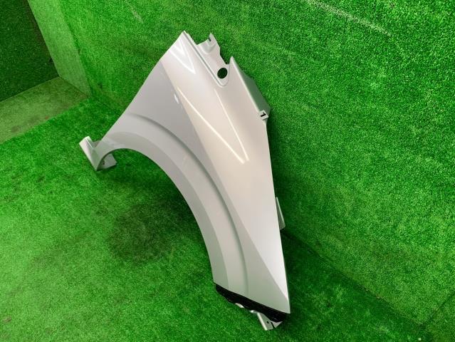 ニッサン ノート 6AA-E13 右フロントフェンダー K23 X 500788_画像2