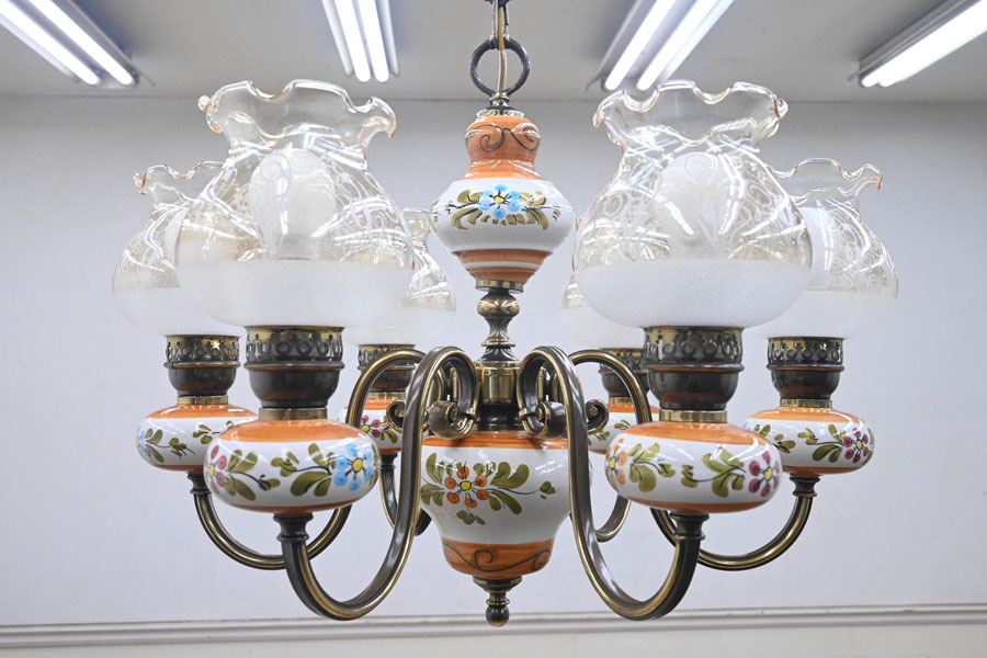H191M 美品 大型 アンティーク レトロ 作り良い 6灯 シャンデリア 陶器 アイアン 金属製 陶器 天吊照明 _画像1