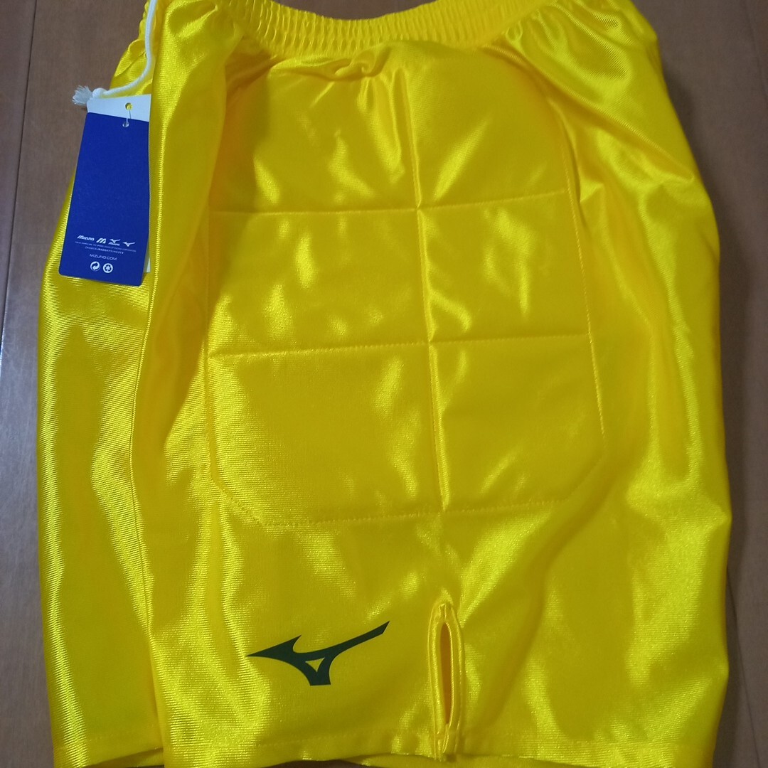ミズノ　Lサイズ　サッカーパンツ　古着　 ネコポス発送 ユニフォーム光沢　 ハーフパンツ MIZUNO　 イエロー　キーパー_画像3