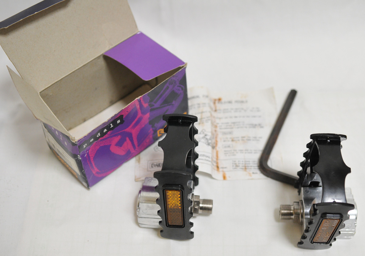 未使用●MKS ミカシマ 折り畳み式ペダル FD-7 ブラック シルバー 日本製　_画像2