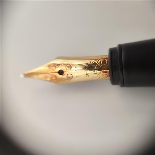 【1円スタート！】Dunhill ダンヒル 万年筆 ペン先14K ケース付き 筆記未確認 中古品 2338_画像5