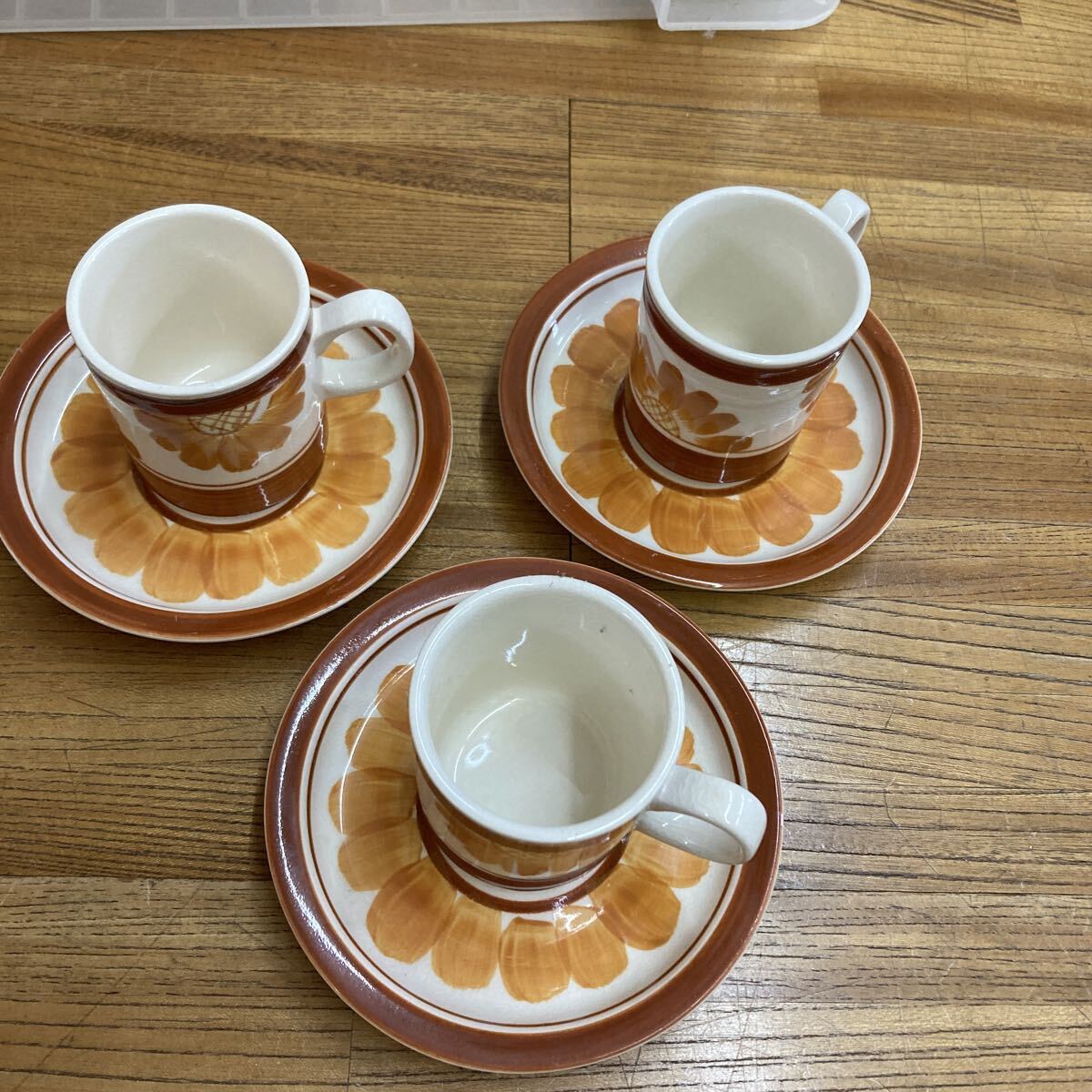 B10-24 ソーサー カップ コーヒーカップ 昭和レトロ 3セット　カップ&ソーサー_画像1
