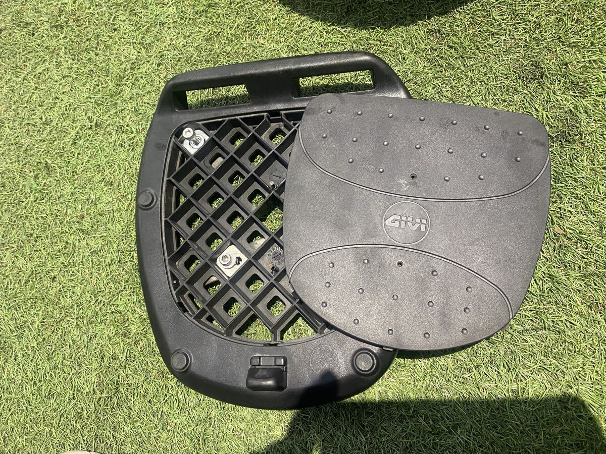 メ①/レアカラー◆GIVI イタリアントリコロール柄◆ トップケース リアボックス◆ モノロック◆鍵1本ベース付き◆ベスパ Vespa.DUCATIなど_画像6