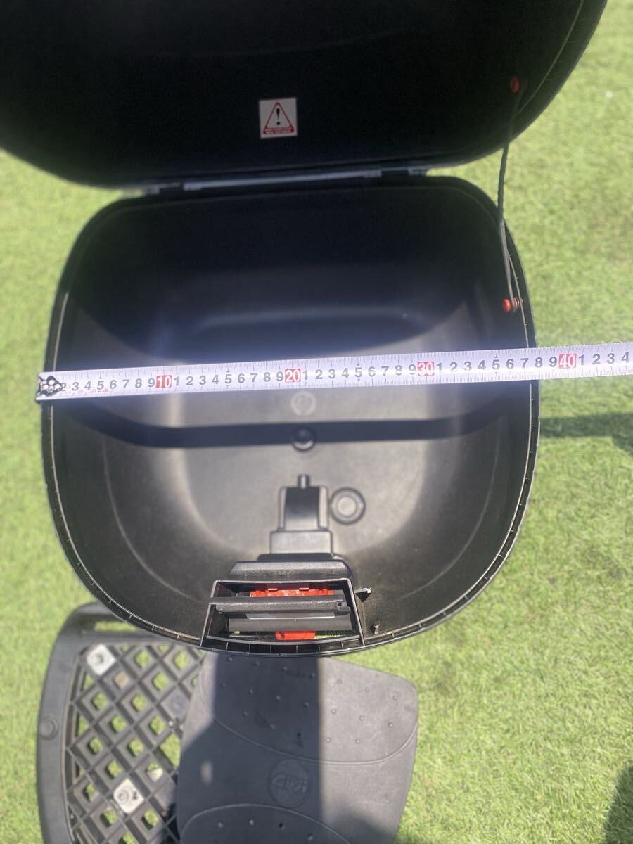 メ①/レアカラー◆GIVI イタリアントリコロール柄◆ トップケース リアボックス◆ モノロック◆鍵1本ベース付き◆ベスパ Vespa.DUCATIなど_画像4