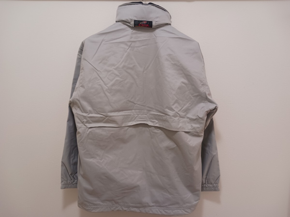 5656　TAKAYAハーフジャケット|シルバー|Mサイズ|新品未使用|格納フード付|ナイロン100%|タカヤ DIVISA|防寒|秋冬|ジャンパー|グレー_画像2