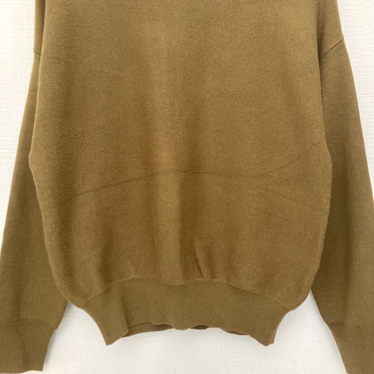 シンプリシテェ　薄手　長袖　レディース　ニット　セーター　丸首　カーキ　無地_画像7