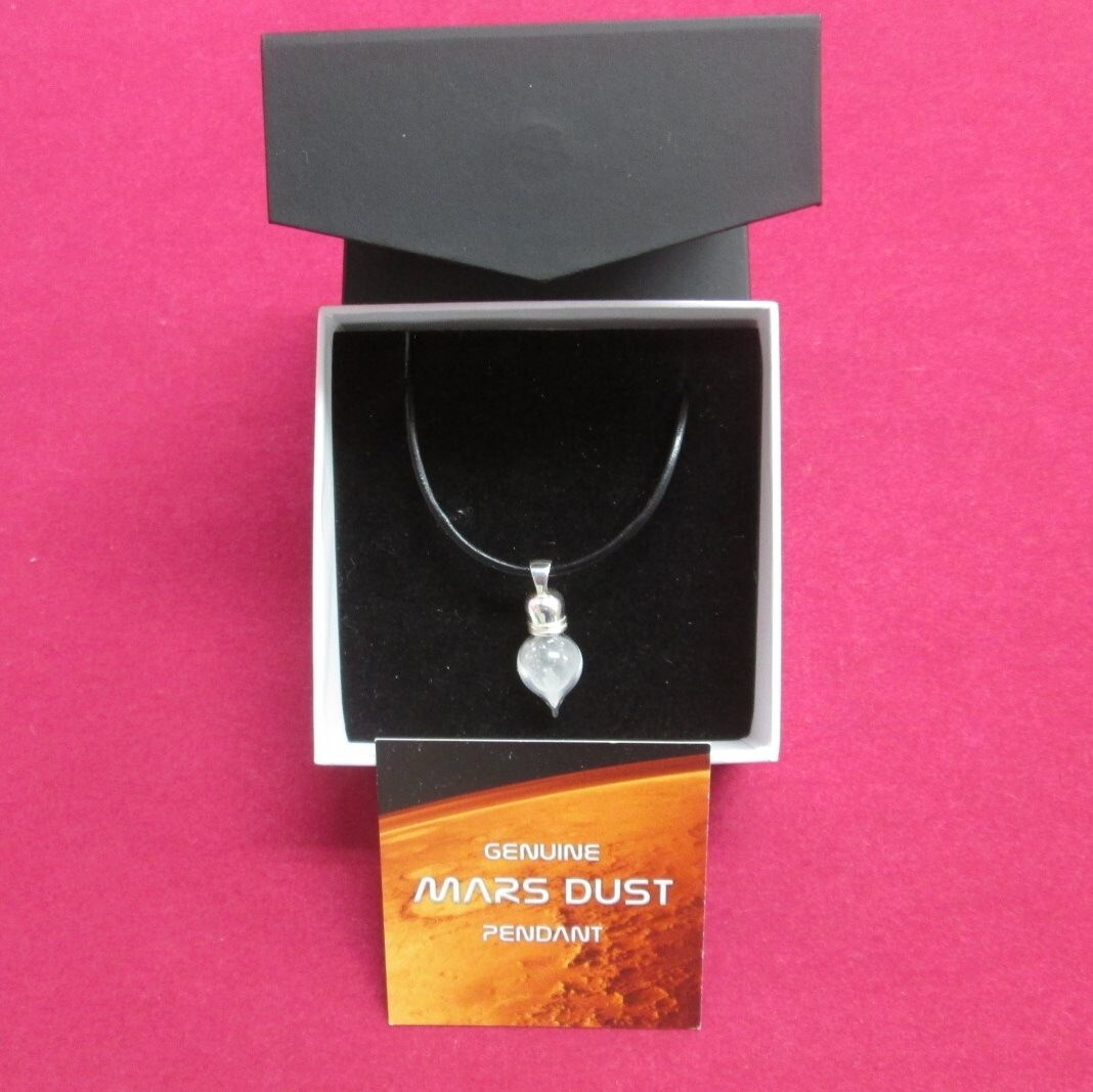 ★超レアー品★ 火星 隕石ペンダント ●証明書付 イギリス製 (限定品)_画像2