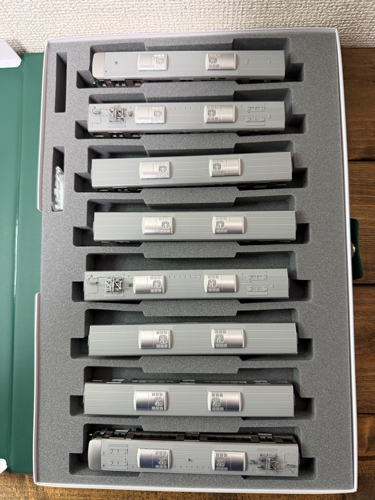 KATO 10-1678 223系2000番台 新快速 8両セット_画像3