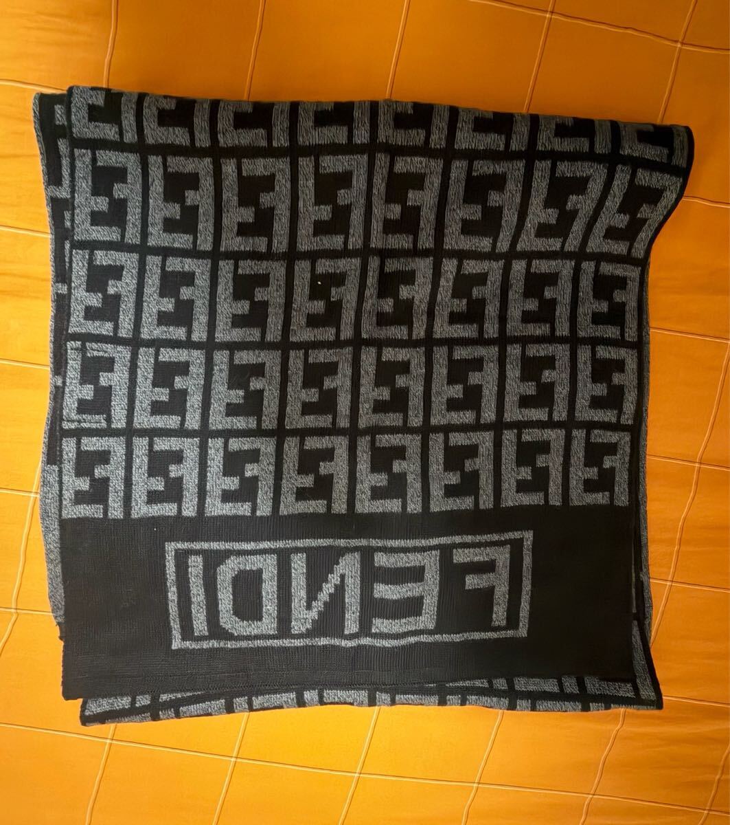 【W1334】FENDI ロゴパターン マフラー グレー/ブラック_画像3