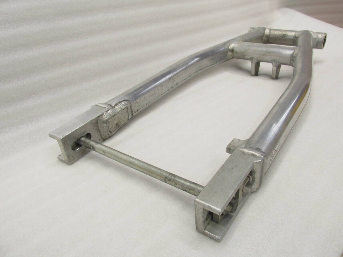 ● エイプ50 ● Gクラフト製 スイングアーム ディスク用 全長570mm  AF10_画像1