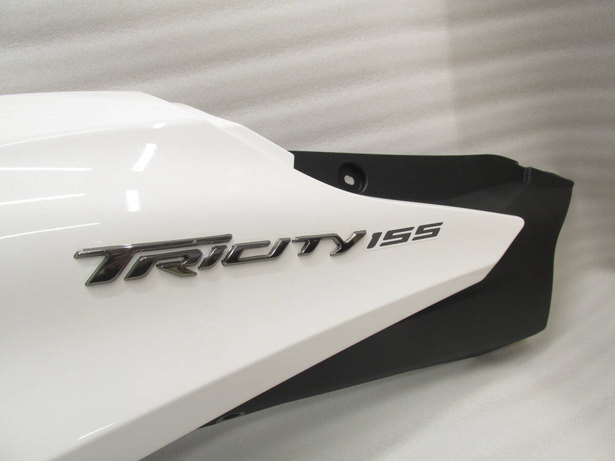 ●　トリシティ155　●　シートカウル　左　SG37J　　AF10_画像1