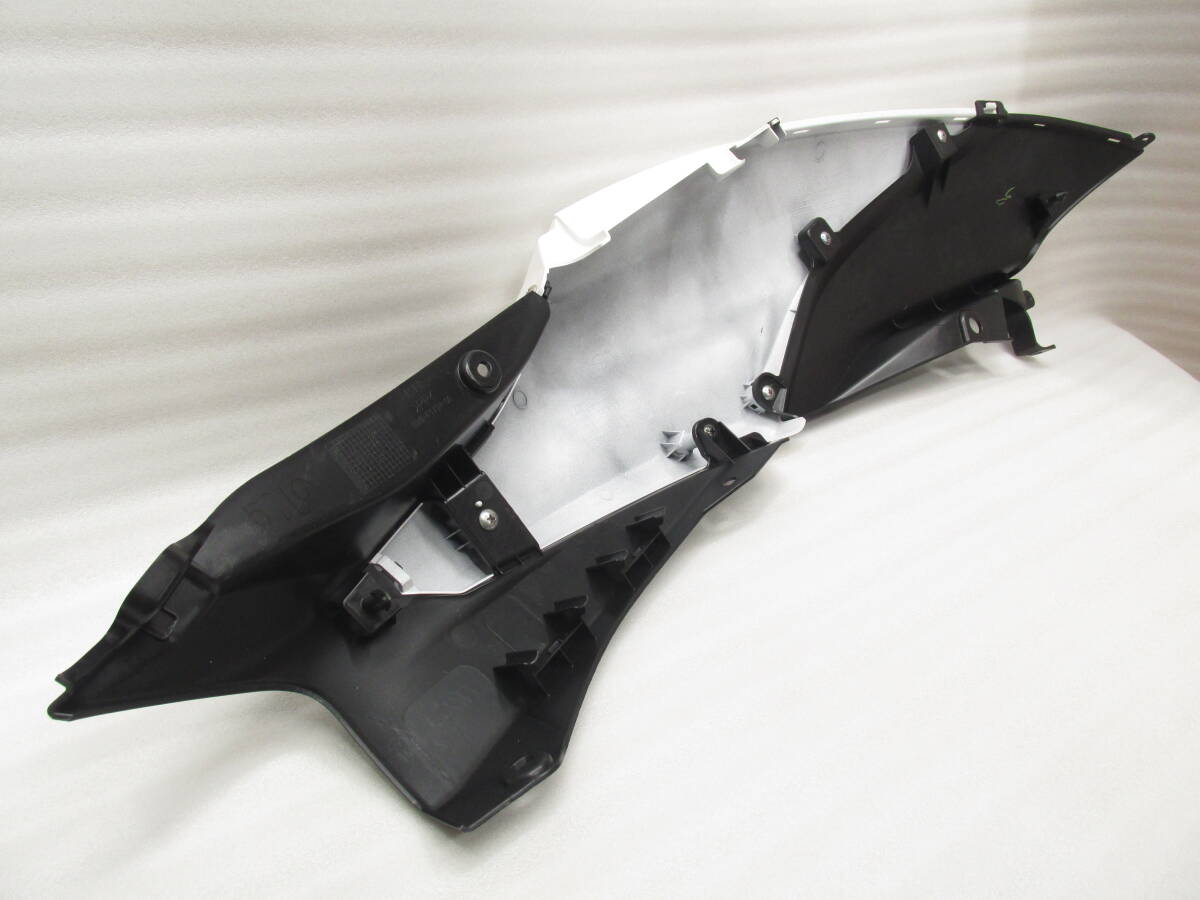 ●　トリシティ155　●　シートカウル　左　SG37J　　AF10_画像4