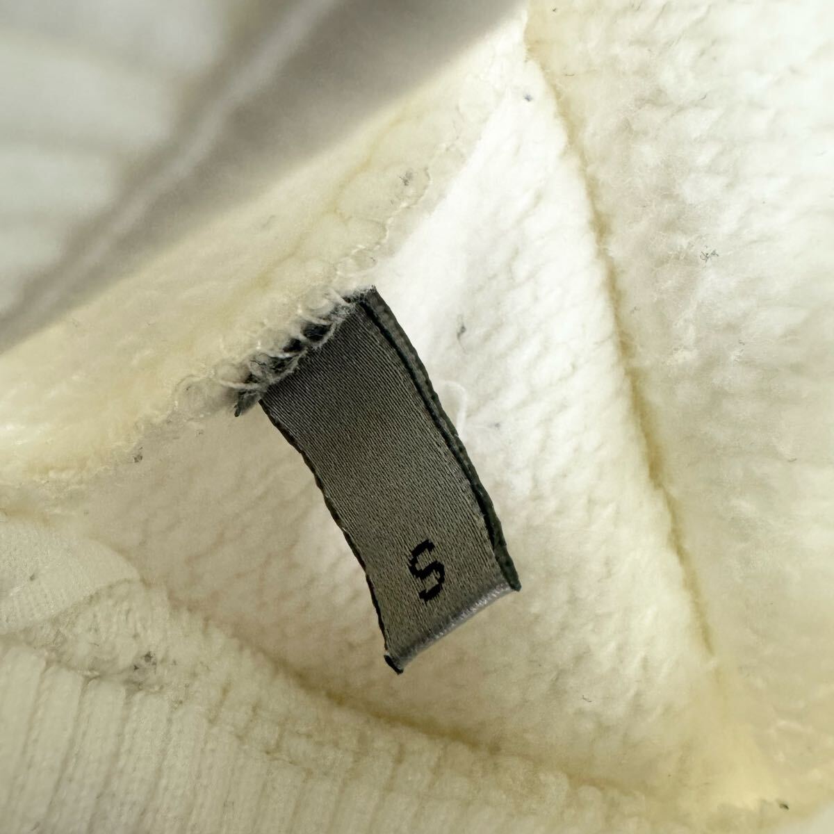 3『極美品・名作コラボ』 DIOR ディオール × KAWS カウズ コラボ スウェット トレーナー ビッグロゴ 刺繍 ホワイト 白 M相当の画像6